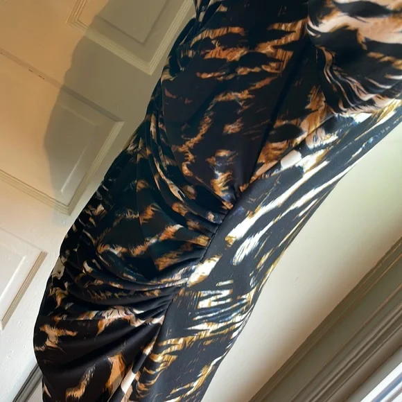 Vince Camuto 3/4 sleeve top polyester / spandex blend. - Picture 5 of 6